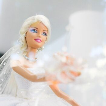 Barbie – 62 godine kontroverzne lutkice