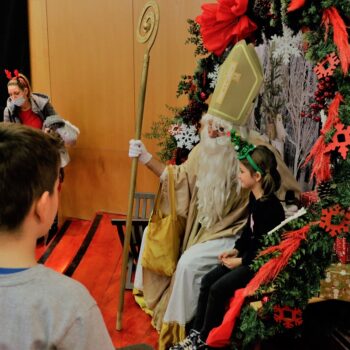 Sveti Mikula razveselio djecu