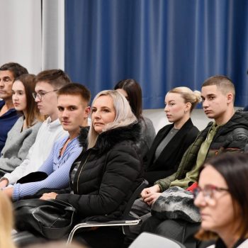 Potpisani ugovori o stipendiranju kostrenskih učenika i studenata