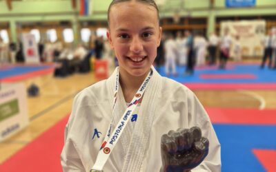 Karate uspjeh u Sloveniji: Osam medalja i ekipno 4. mjesto na Postojna Openu