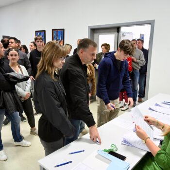 Rekordan broj ugovora o stipendiranju: Potpisani ugovori o stipendiranju za učenike i studente