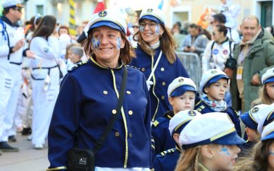 FOTOCRTICA: Veseli Kostrenski mornarići i čudesni Kostrenski hrast oduševili nastupom na Dječjoj karnevalskoj povorci