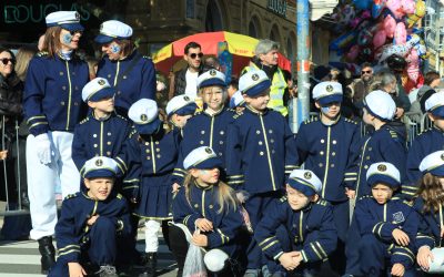 FOTOCRTICA: Veseli Kostrenski mornarići i čudesni Kostrenski hrast oduševili nastupom na Dječjoj karnevalskoj povorci