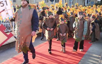 FOTOCRTICA: Veseli Kostrenski mornarići i čudesni Kostrenski hrast oduševili nastupom na Dječjoj karnevalskoj povorci