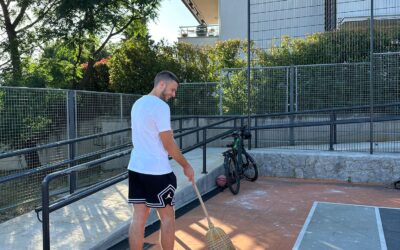Roditelji i članovi kluba udružili snage u radnoj akciji čišćenja košarkaškog igrališta