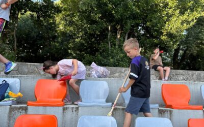 Roditelji i članovi kluba udružili snage u radnoj akciji čišćenja košarkaškog igrališta